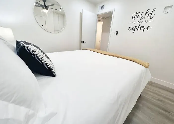 Urban Explorer: 2br Asu & Mill Tempe