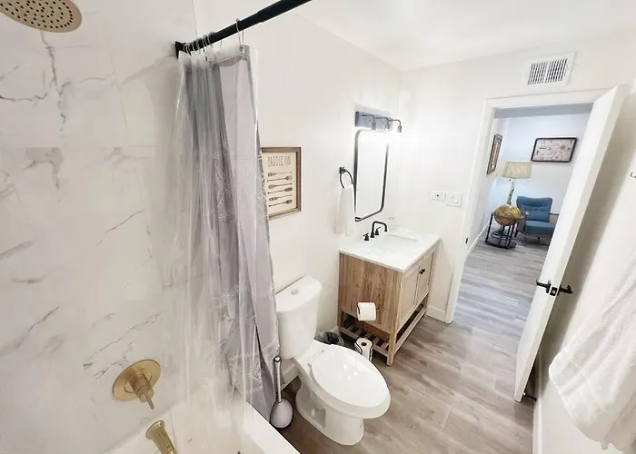 Urban Explorer: 2br Asu & Mill Apartment